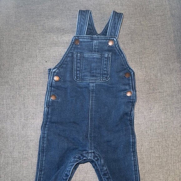 BN Super Soft Unisex Denim Overalls 12-18M - Picture 1 of 3